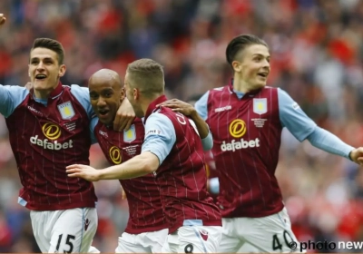 Benteke loodst Villa voorbij Mignolet naar finale FA Cup!