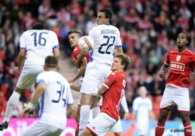 Spelers Standard met de handen in het haar: "Veel te ver teruggezakt"