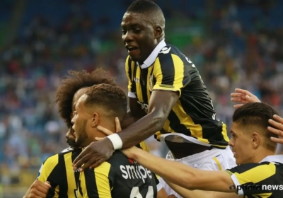 Vitesse naar leiding na domme rode kaart voor Roda