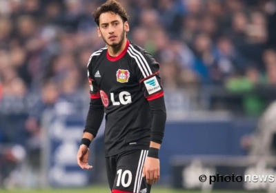 Video: vrijschopspecialist Calhanoglu slaat opnieuw toe met deze heerlijke goal!