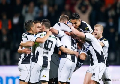 🎥 Mario Engels scoort geweldig doelpunt vanop eigen helft tegen Ajax!