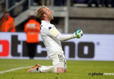 Gillet toont zich een grote meneer na drie penaltysaves: "Vaak polemiek, hopelijk nu rust"