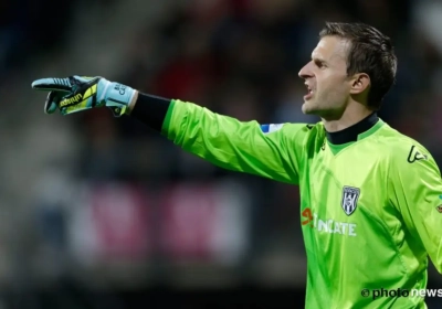 Ajax haalt eindelijk uit, Belgische doelman pakt puntje bij leider na dwaze penaltymisser