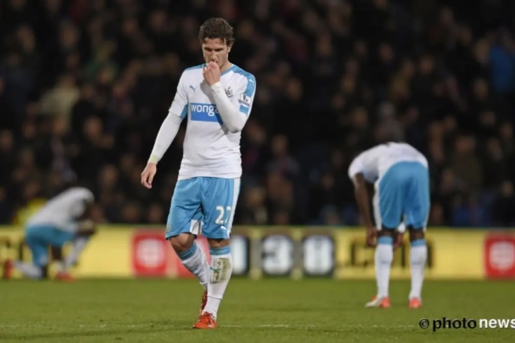 Het werd Oranje-international allemaal te veel: twee gebroken vingers na slag