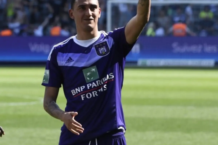 'Er duikt een nieuwe Italiaanse topklasser op voor Suarez, bod bij Anderlecht is binnengebracht'