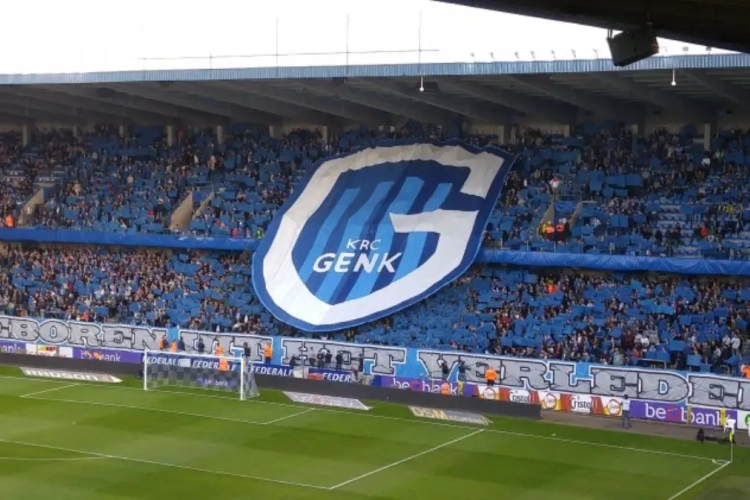 Uniek: Genk-supporters onthullen nieuw clublogo met indrukwekkende tifo (video)