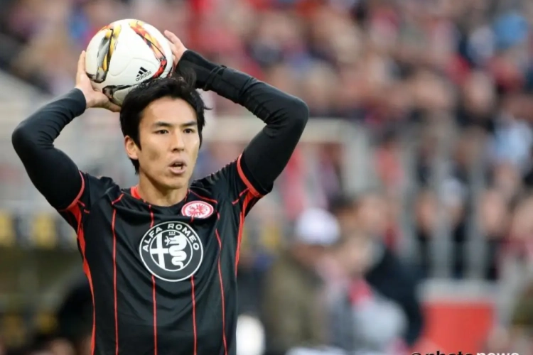 VIDEO: Ongelooflijk! Frankfurt-fans laten stadion letterlijk daveren