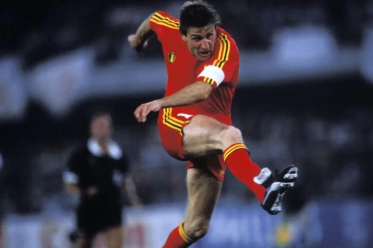 'De Caje' had zijn Duivels record ook langer kunnen houden: "Daar heb ik toch wel spijt van, want dan had ik de 100 caps wel gehaald"