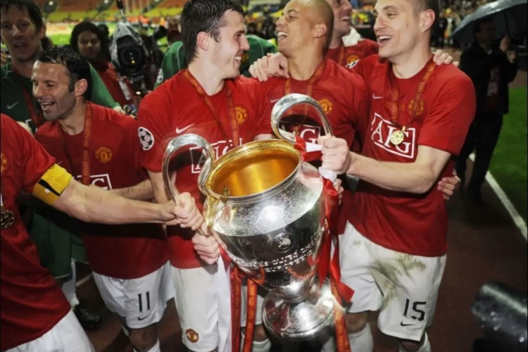 Tweevoudig Champions League winnaar met Man United vindt een nieuwe club