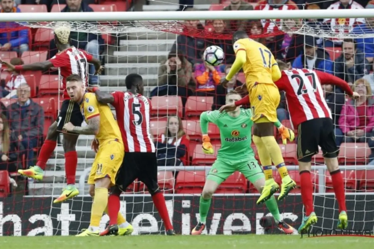 Benteke schenkt Palace de drie punten in absolute slotfase