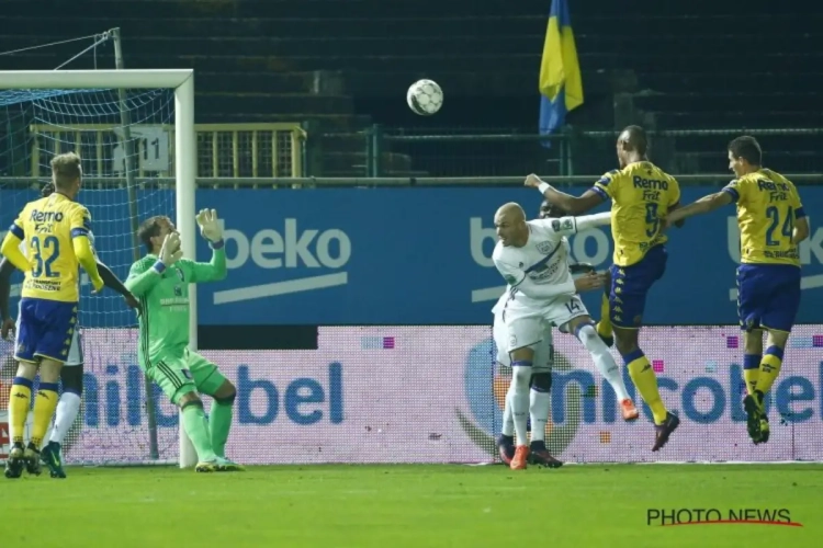 Fans begrijpen niets van dramatisch Anderlecht ("Wie speelt met 10?") en hebben tips voor Weiler: "Geef ons de jeugd!"