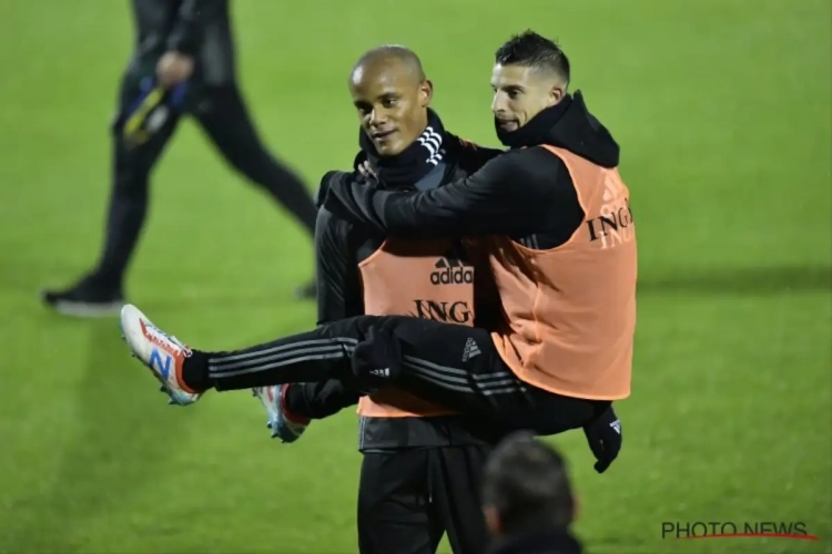 Kompany pakt belangrijke zaak aan en probeert spelersgroep op één lijn te krijgen