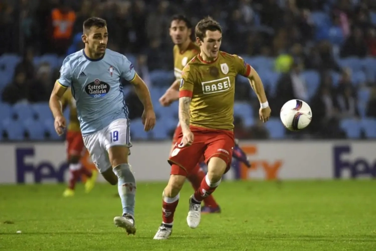 Onfortuinlijke Standard-spits op weg naar huis