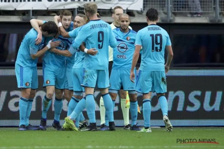 Titelfavoriet Feyenoord komt goed weg bij Heerenveen, Ajax verliest dure punten ondanks eerste goal van zoon Kluivert