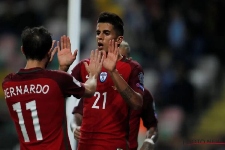 🎥  Verdediger van Portugal pakt uit met technisch hoogstandje: twee straffe panna's in dezelfde actie 