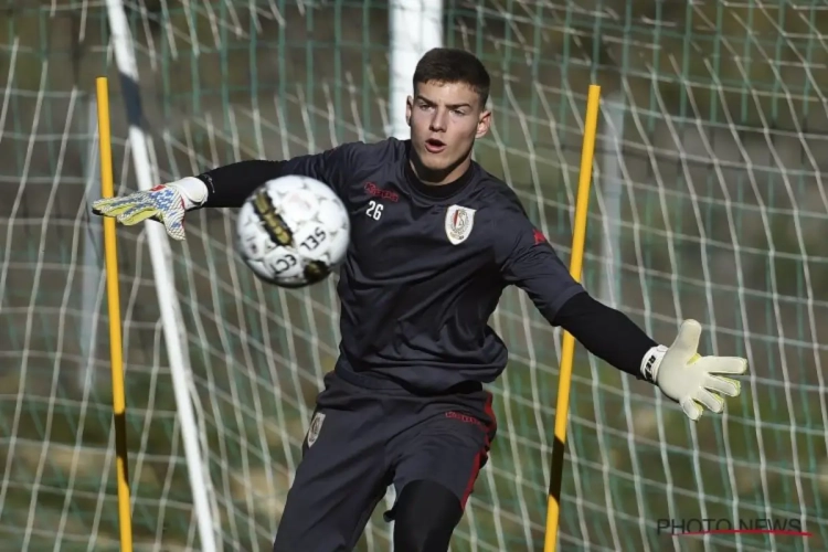 Het kan verkeren: doelman die eerst niet weg mocht en belofteninternational werd moet nu toch vertrekken bij Standard