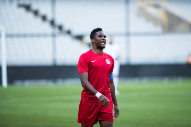 OFFICIEEL: Samuel Eto'o, einde contract, vindt toch nog een nieuwe thuishaven