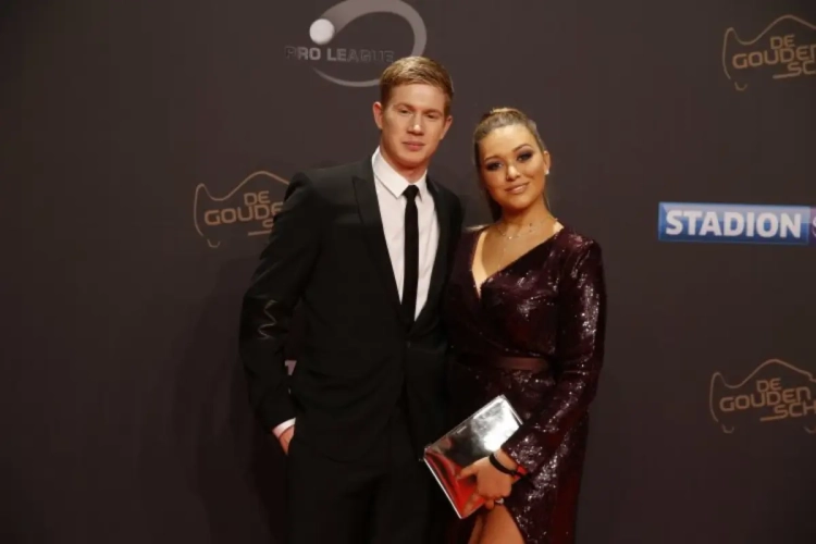 FOTO: De Bruyne gaat Vermaelen achterna, Rode Duivel is stiekem getrouwd met zijn Genkse vriendin Michèle