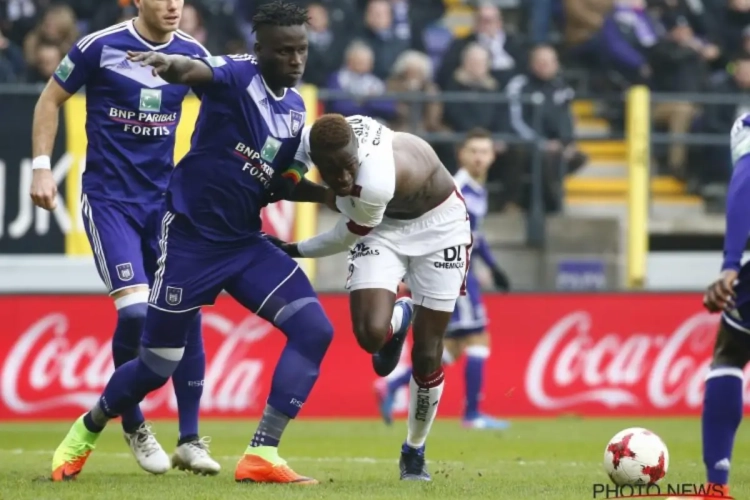 Basisplaats nakend? "Ik ben een van de soldaten van de coach"