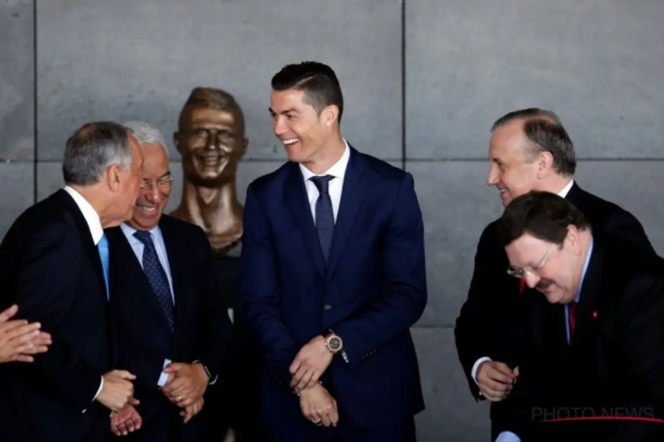 Kunstenaar die bizarre - en lachwekkende - buste van Ronaldo ontwierp, verdedigt zich: "Blij met het resultaat"