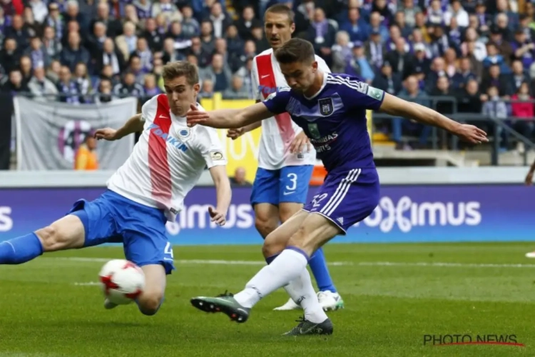 "Hoe meer ik speel, hoe meer ik kan verbeteren" - Drijvende kracht van Anderlecht zit aan 15(!) volledige marathons op een voetbalveld