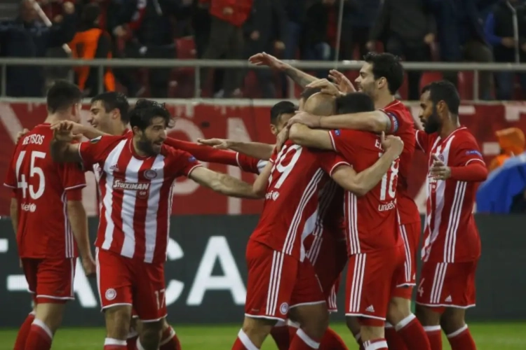 ? Draconische maatregelen: Belgenlegioen Olympiakos krijgt zware klap in titelstrijd na rellen in derby