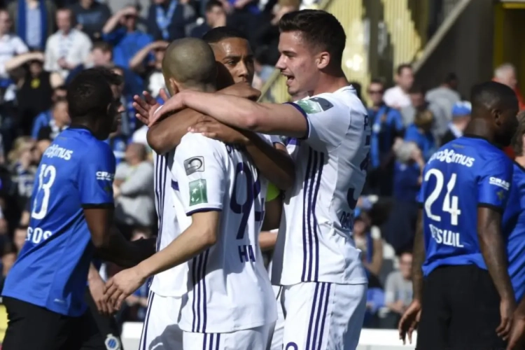 Kampioen zonder het verwachte champagnevoetbal: "Niet eerlijk om dit jaar al goed voetbal te eisen"