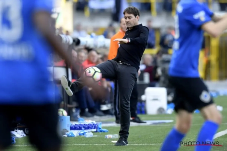 Een projectiel in de zij, sproeiers die bewust aangingen en een bal op het veld: "Het waren voor René Weiler véél spanningen bij elkaar"