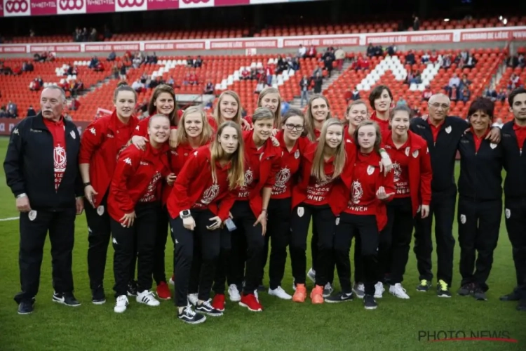 Standard-fans laten ongenoegen duidelijk merken bij verkiezing 'Speler van het Jaar': ze kozen gewoon... de vrouwenploeg