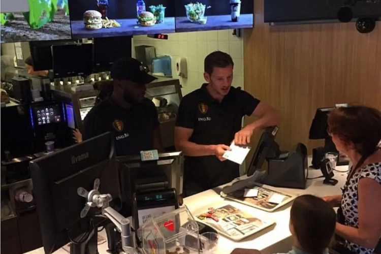 Nog één dag tot oefenpot tegen Tsjechië, maar Rode Duivels Romelu Lukaku en Jan Vertonghen hebben opvallende nieuwe job beet...