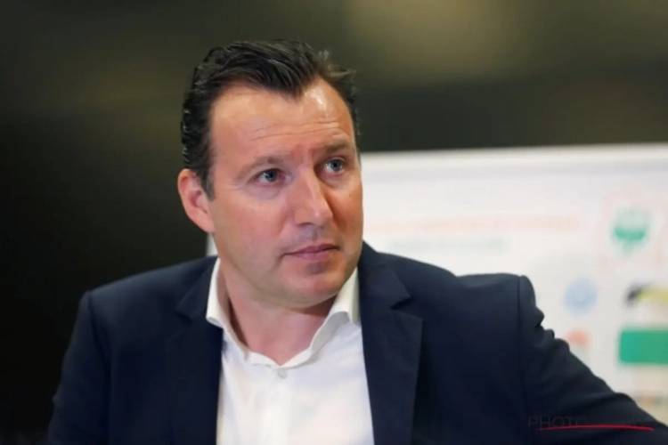 Opvallende verzoening: Na "'t Is een kleine trainer" gaat Wilmots met hem op de foto