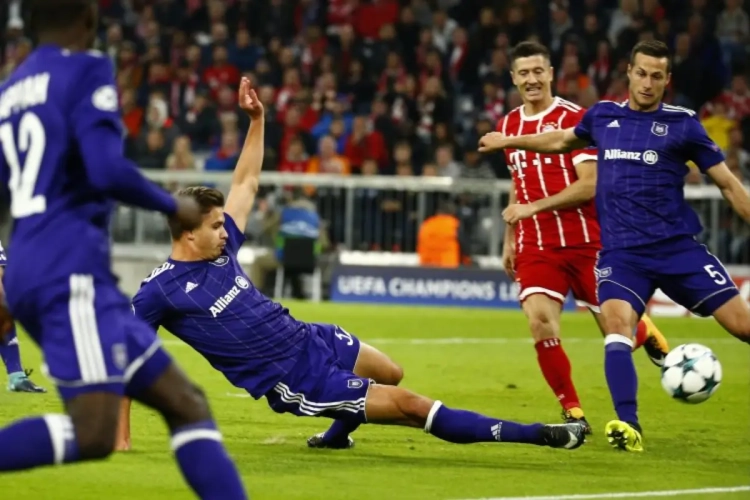 ? Boycot in de maak: harde kern van Bayern München richt spandoek aan het adres van Anderlecht