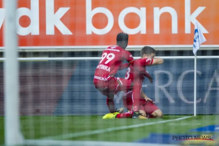Zulte Waregem knalt nu ook voorbij AA Gent: "1 kans, 1 goal, zo kan je ook een wedstrijd winnen" vs "Het zit allemaal wat tegen"
