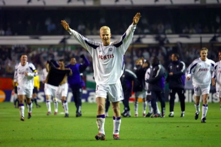 Deschacht mijmert over mooiste CL-herinnering: "Kompany, Vanderhaeghe, Jestrovic, ... Met alle respect, maar toen hadden we een sterkere ploeg dan nu"