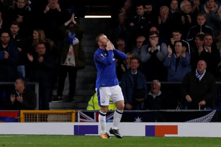 Rooney maakt na 2.272 dagen nog eens een hattrick en komt hiermee in de top 5 van de Premier League