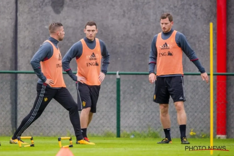 De Rode Duivels zijn wel wat anders gewoon, dít 'kruipkot' doet in Bosnië dienst als kleedkamer