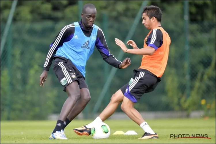 Gevoelige transfer in de Denderstreek? Mehdi Tarfi (ex-Anderlecht) heeft een aanbod van de rivaal op zak