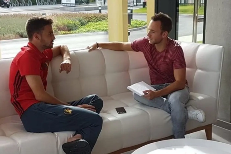 Siebe Schrijvers groeit in zijn nieuwe functie van aanvoerder: "Bij Genk zou ik die leidersrol méér op mij moeten nemen"