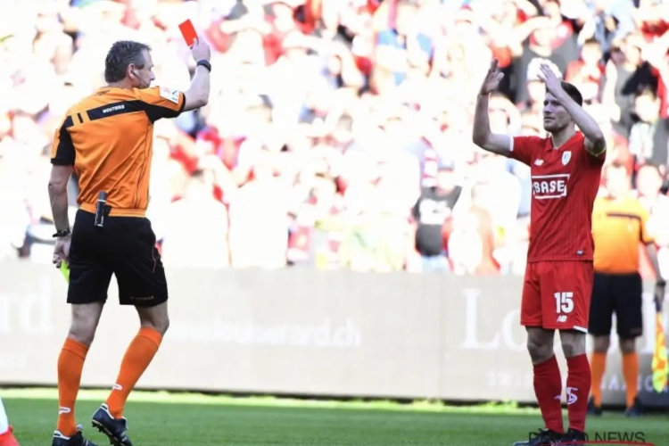 Tweede geel voor Pocognoli, scheidsrechtersbaas duidelijk: "Videoref maakte juiste beslissing"