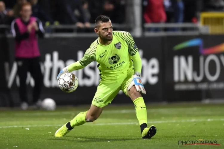 Welke topclub haalt hem binnen? Belgische doelman kondigt zijn vertrek aan: "Brugge? Minste fout uitvergroot"