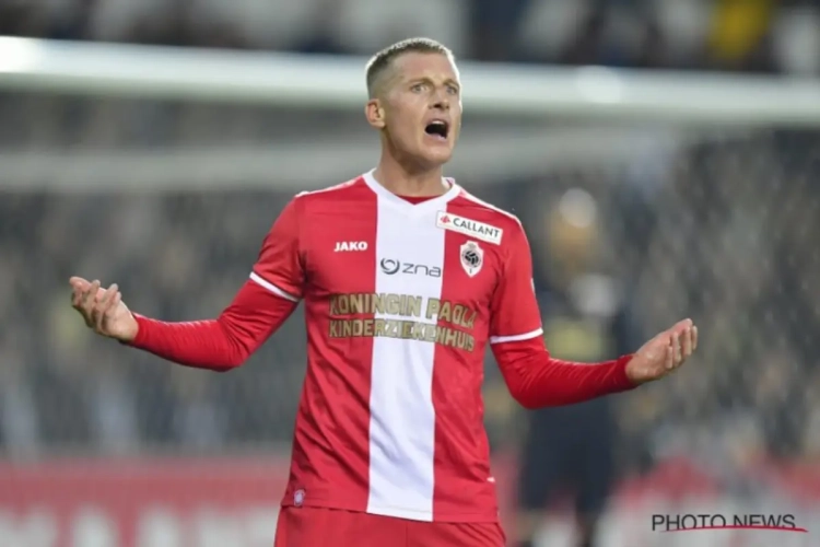 Dequévy uit kritiek op speelstijl Antwerp: "We kunnen tot in januari spelen, we gaan nog geen goal maken"