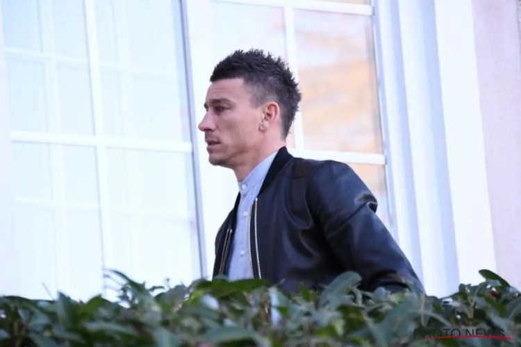 Arsenal-aanvoerder weigert mee op stage te vertrekken en wil terugkeren naar Frankrijk