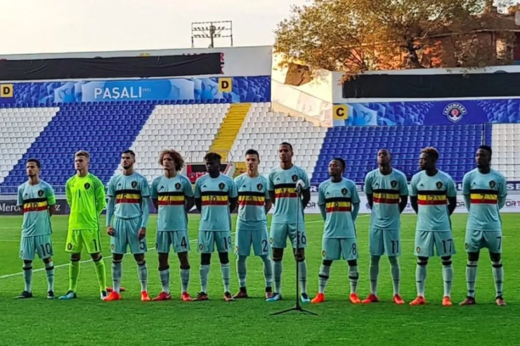 Jonge Duivels geven het goede voorbeeld: aanvoerder Schrijvers helpt België aan z'n vierde overwinning