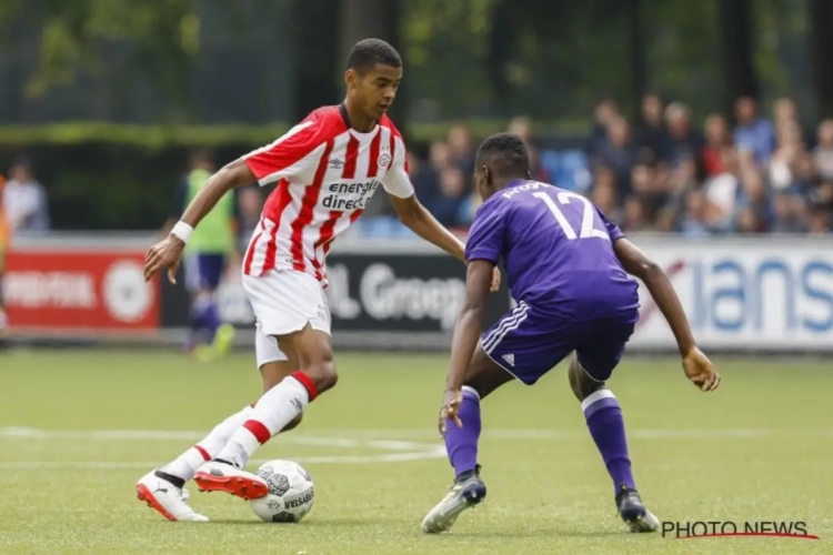 Mpoku legt uit waarom zijn broer bij Anderlecht in plaats van Standard speelt