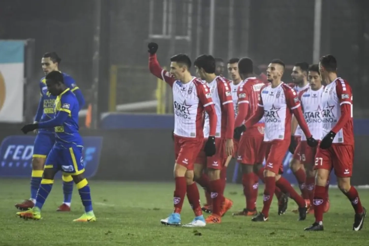 Moeskroen test ex-speler van Standard en STVV