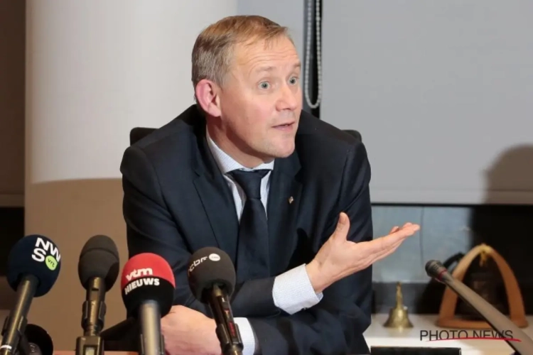 Wie krijgt de zwarte piet toegespeeld na het stadiondebacle? "Vandaag zijn we niet toe aan een schuldvraag"