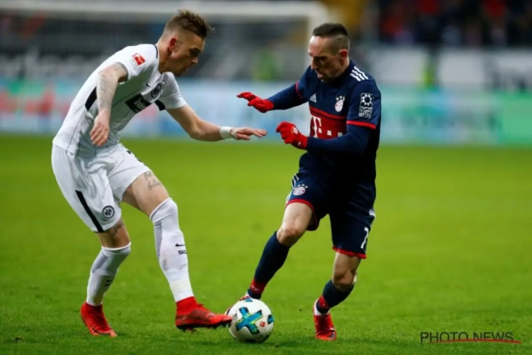 ? Opmerkelijk: Scheids trekt rood na tackle op James, maar videoref laat speler terughalen