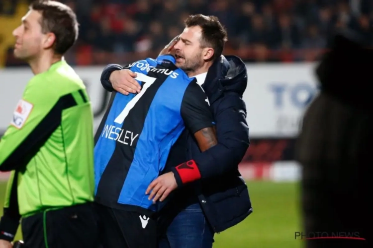 Beeld van de week? Tegen Anderlecht nog nukkig van het veld, nu in de armen van zijn coach: Leko en Wesley leggen uit