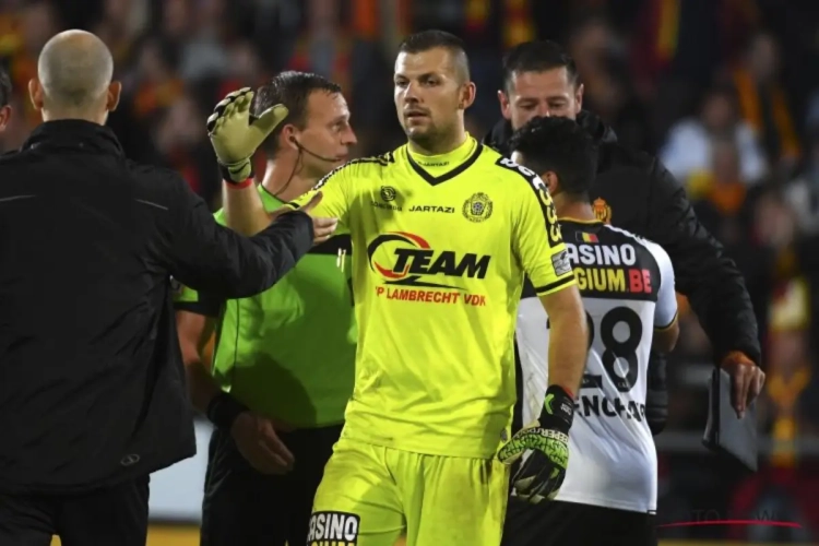 Davino Verhulst op de sukkel: Lokerse goalie liep zware voetblessure op in bekermatch