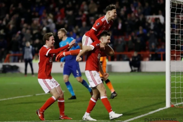 Brice Samba wint penaltyreeks dankzij flesje water